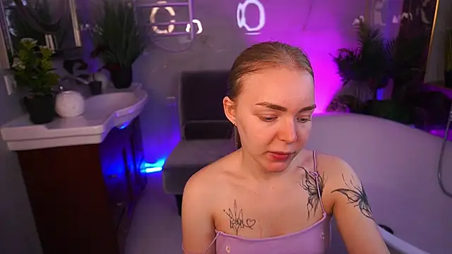 EmilySunshineS online show from May 21, 12:45 pm