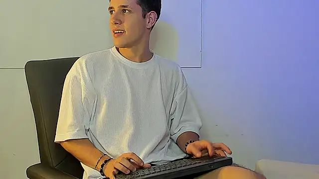 Adan rivas  online show from December 27, 1:22 am