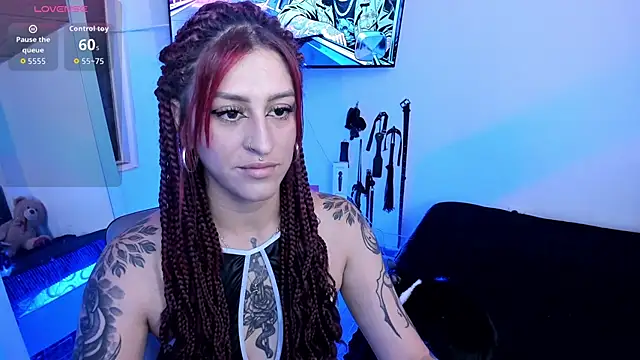 Sofi F w online show from June 26, 4:44 pm