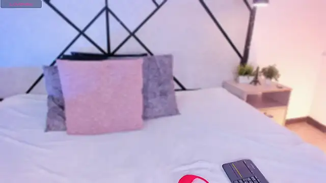 Snapshot of marie_miller_ chatting on September 25, 12:20 pm marie miller online show from September 25, 12:20 pm