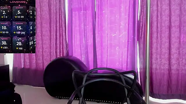 Snapshot of Coral_Gibson chatting on October 6, 1:19 pm Coral Gibson online show from October 6, 1:19 pm