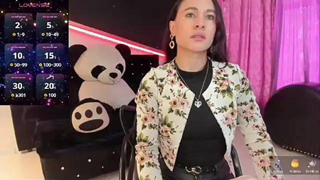 Snapshot of Coral_Gibson chatting on October 9, 12:25 pm Coral Gibson online show from October 9, 12:25 pm