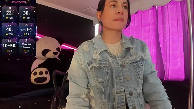 Coral Gibson online show from November 22, 1:43 pm