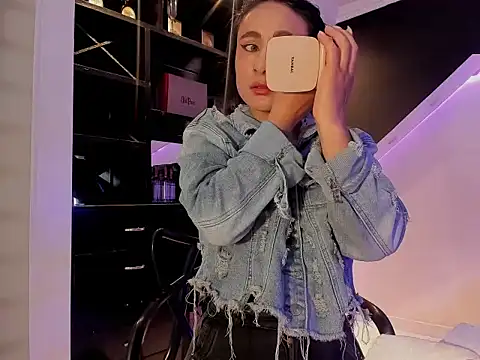 Coral Gibson online show from May 6, 1:05 pm