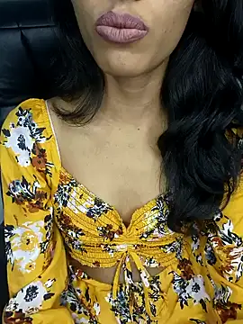 glam goddess online show from December 18, 9:29 pm