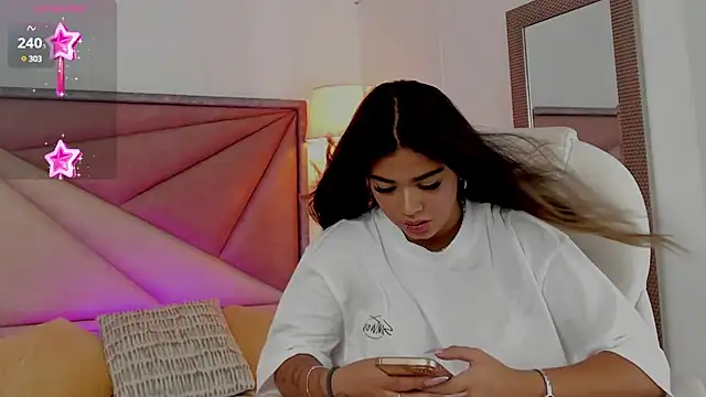 Snapshot of GiaFu chatting on January 30, 6:00 pm GiaFu online show from January 30, 6:00 pm