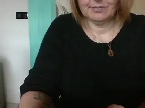 Snapshot of Sandcoq chatting on December 2, 9:24 am Sandcoq online show from December 2, 9:24 am