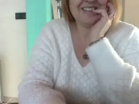 Snapshot of Sandcoq chatting on December 17, 1:05 pm Sandcoq online show from December 17, 1:05 pm