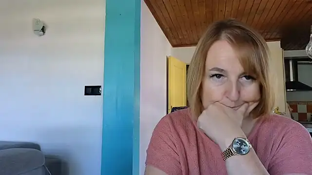 Snapshot of Sandcoq chatting on May 21, 8:54 am Sandcoq online show from May 21, 8:54 am