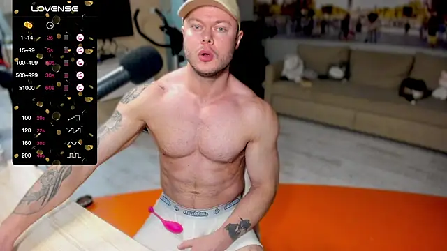 Snapshot of kingjamesuk chatting on October 12, 8:30 pm kingjamesuk online show from October 12, 8:30 pm