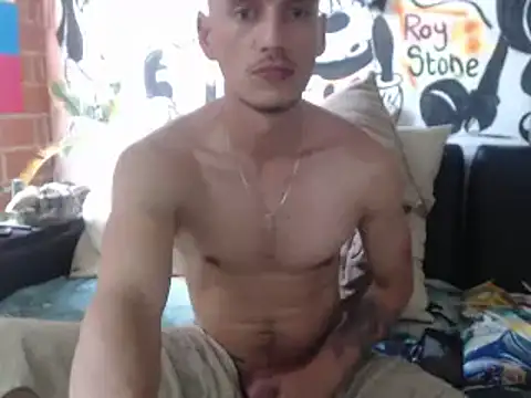 roystonee01 online show from October 28, 10:23 pm