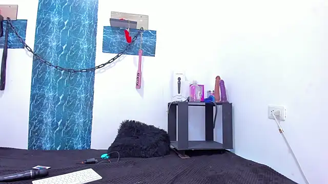 Snapshot of TYLA_QUEEN chatting on March 19, 9:16 pm TYLA QUEEN online show from March 19, 9:16 pm