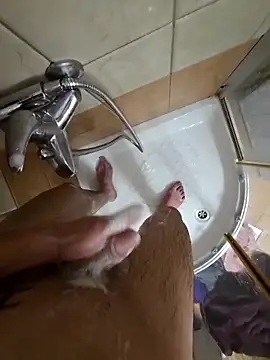 Snapshot of Alexxxmaster1312 chatting on December 17, 6:25 pm Alexxxmaster1312 online show from December 17, 6:25 pm