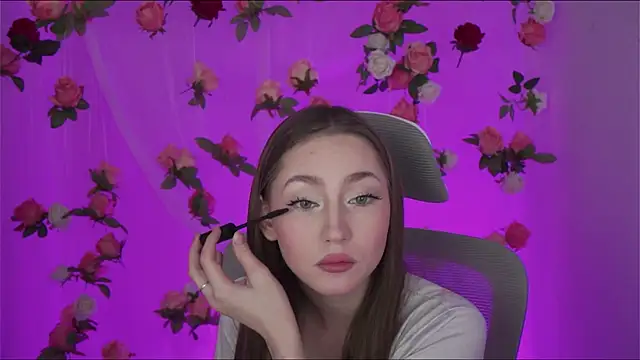 Snapshot of fuunnybunny chatting on December 3, 9:33 am fuunnybunny online show from December 3, 9:33 am