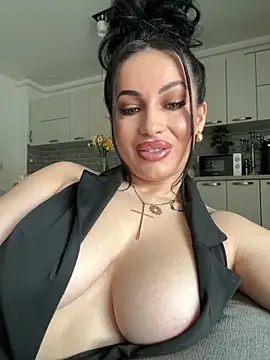 melissablack online show from April 4, 7:28 am