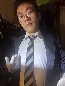 ex199212 online show from March 1, 4:14 am