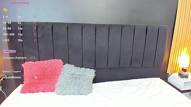 sweetsofia18 online show from January 19, 10:28 am