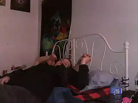 Snapshot of wild_hot_mess chatting on February 2, 3:43 am wild hot mess online show from February 2, 3:43 am