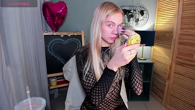 Snapshot of Aria69Stars chatting on September 21, 8:49 am Aria69Stars online show from September 21, 8:49 am