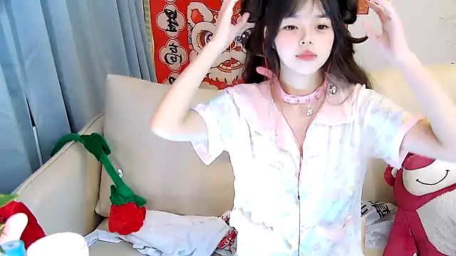 mango-a online show from February 1, 3:18 pm