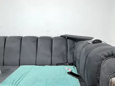 Pearl 00 online show from March 18, 12:30 pm