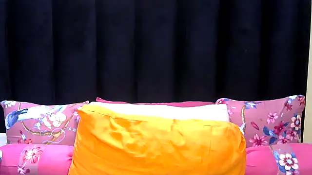 Pearl 00 online show from May 2, 6:13 pm