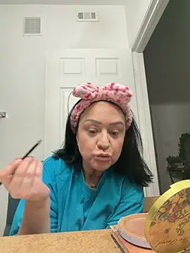 Snapshot of AlyssiaAmoreXO chatting on February 27, 5:46 pm AlyssiaAmoreXO online show from February 27, 5:46 pm