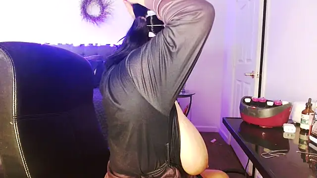 Snapshot of AlyssiaAmoreXO chatting on March 29, 4:07 pm AlyssiaAmoreXO online show from March 29, 4:07 pm