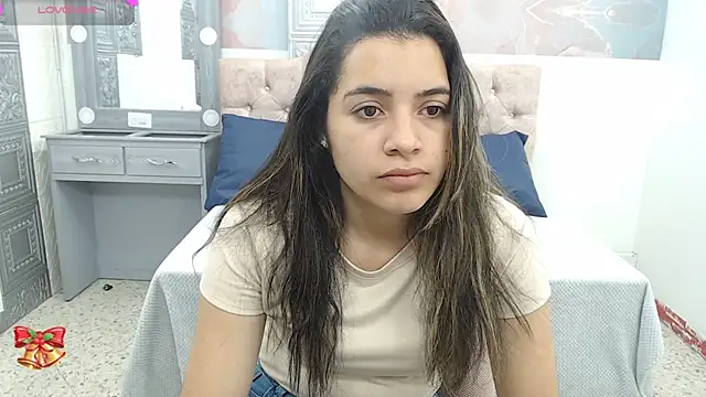 Leah Means  online show from December 17, 12:22 pm