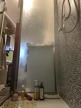 Dikkiduohottt online show from February 14, 3:47 pm