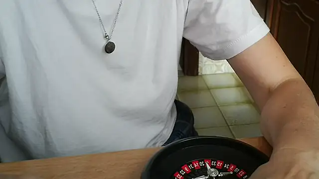 VeneRed online show from October 29, 9:00 am