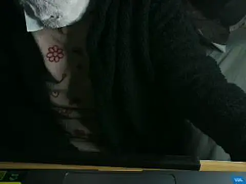 VeneRed online show from April 1, 5:43 pm