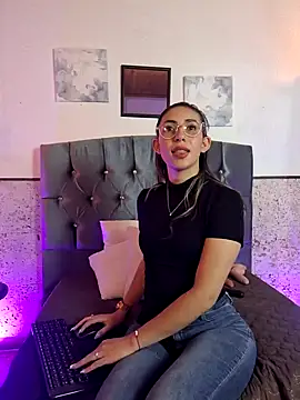 Scarlett Khan online show from January 10, 12:38 am