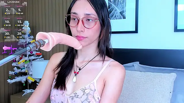 doll bella  online show from December 14, 7:51 pm