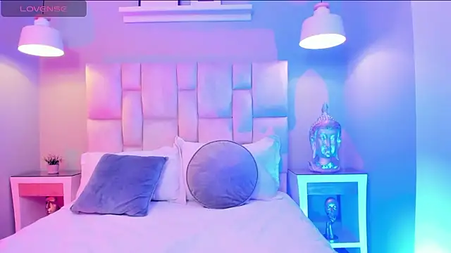 Lucy Williiams online show from February 4, 7:31 pm