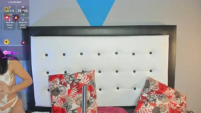 Snapshot of valeria_hurtado chatting on February 5, 2:08 am valeria hurtado online show from February 5, 2:08 am