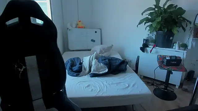 Snapshot of CeriseLapine chatting on September 18, 9:55 am CeriseLapine online show from September 18, 9:55 am