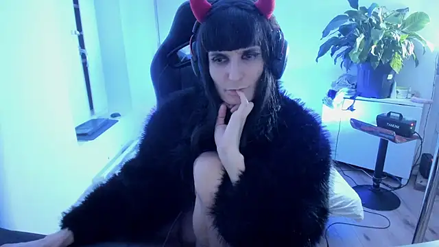 Snapshot of CeriseLapine chatting on September 27, 6:13 pm CeriseLapine online show from September 27, 6:13 pm