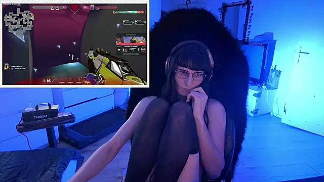 Snapshot of CeriseLapine chatting on October 24, 9:44 pm CeriseLapine online show from October 24, 9:44 pm