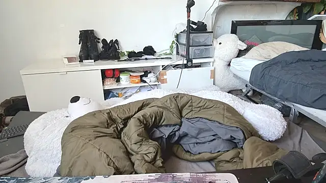 CeriseLapine online show from April 3, 9:40 am