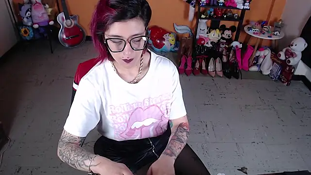 MissMiia2 online show from January 7, 2:30 pm