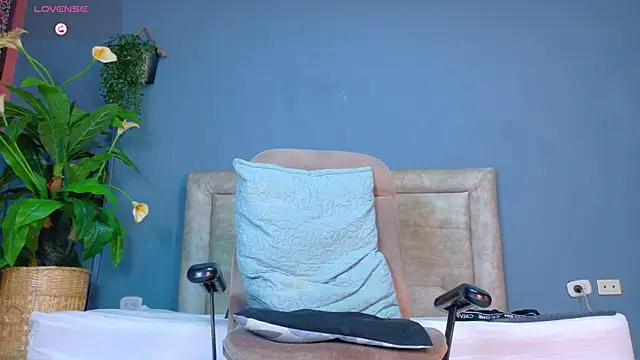 Snapshot of Iker_bigdick chatting on April 15, 7:58 pm Iker bigdick online show from April 15, 7:58 pm