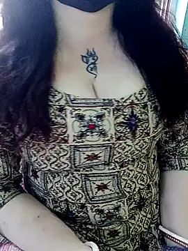 Snapshot of Raja_Ranii chatting on December 28, 7:33 am Raja Ranii online show from December 28, 7:33 am