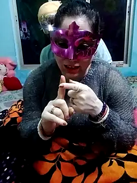 Snapshot of Raja_Ranii chatting on January 12, 5:33 pm Raja Ranii online show from January 12, 5:33 pm