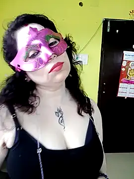 Snapshot of Raja_Ranii chatting on February 15, 6:12 am Raja Ranii online show from February 15, 6:12 am