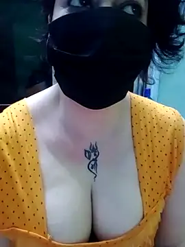 Snapshot of Raja_Ranii chatting on February 23, 1:42 pm Raja Ranii online show from February 23, 1:42 pm