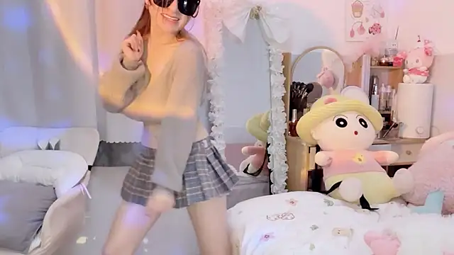 Snapshot of Carly_1 chatting on December 3, 3:55 pm Carly 1 online show from December 3, 3:55 pm