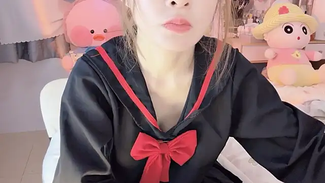 Snapshot of Carly_1 chatting on December 13, 4:22 am Carly 1 online show from December 13, 4:22 am