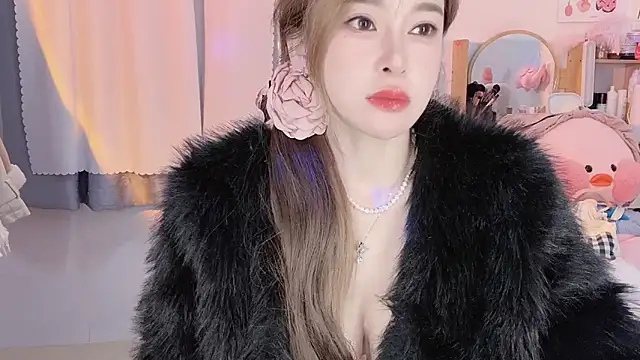 Snapshot of Carly_1 chatting on January 8, 2:25 pm Carly 1 online show from January 8, 2:25 pm