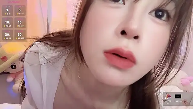 Snapshot of Carly_1 chatting on March 3, 7:43 am Carly 1 online show from March 3, 7:43 am